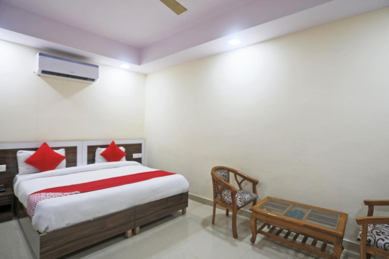 Hotel Rampal Palace Nuova Delhi Esterno foto