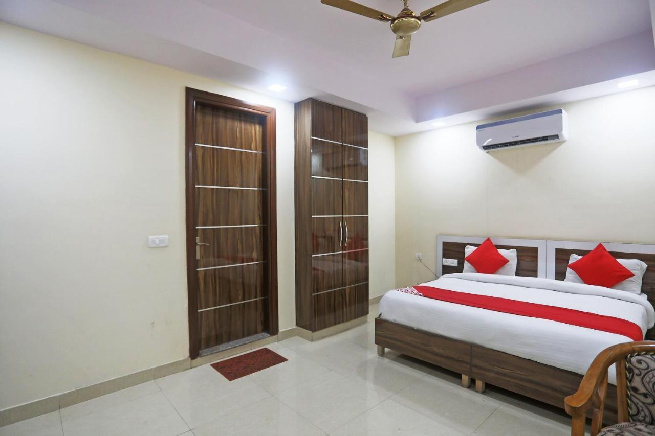 Hotel Rampal Palace Nuova Delhi Esterno foto