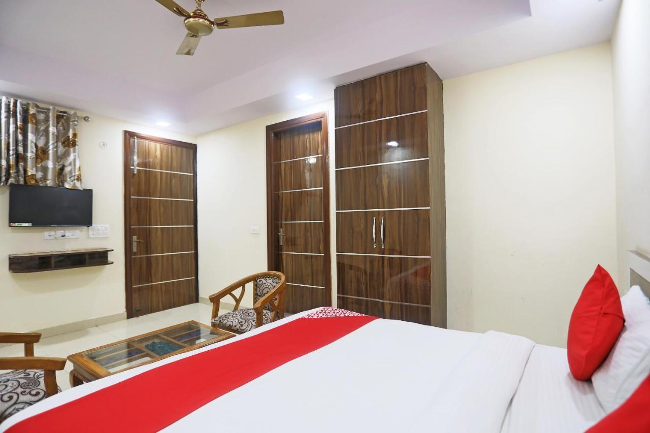 Hotel Rampal Palace Nuova Delhi Esterno foto
