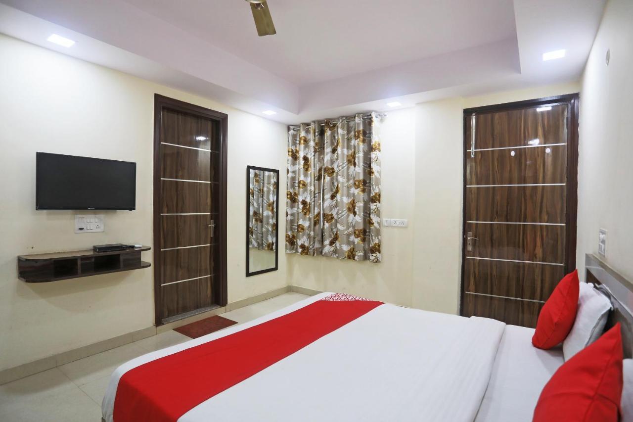Hotel Rampal Palace Nuova Delhi Esterno foto