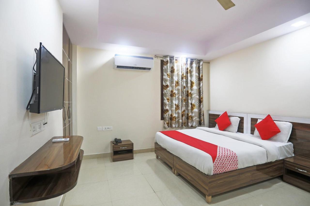 Hotel Rampal Palace Nuova Delhi Esterno foto