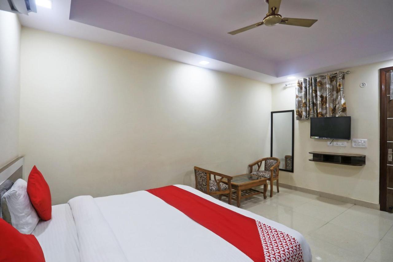 Hotel Rampal Palace Nuova Delhi Esterno foto